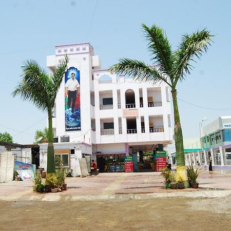 Hotel Utsav Shirdi Eksteriør billede