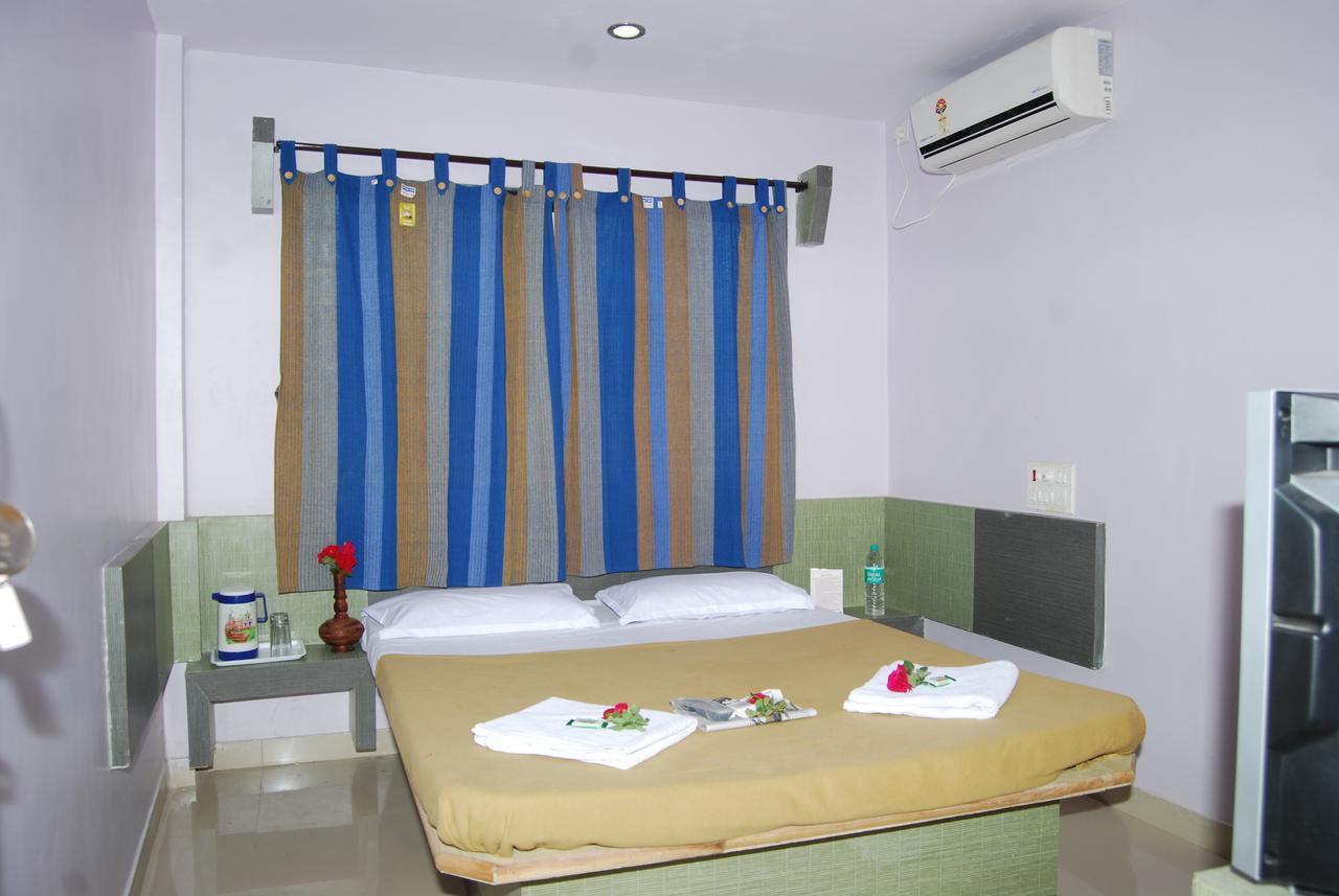 Hotel Utsav Shirdi Eksteriør billede