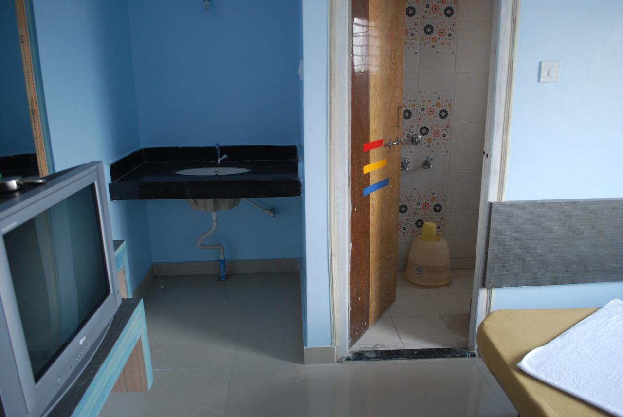 Hotel Utsav Shirdi Eksteriør billede