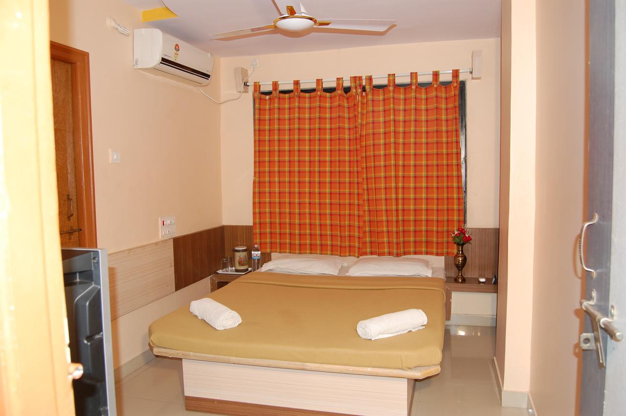 Hotel Utsav Shirdi Eksteriør billede